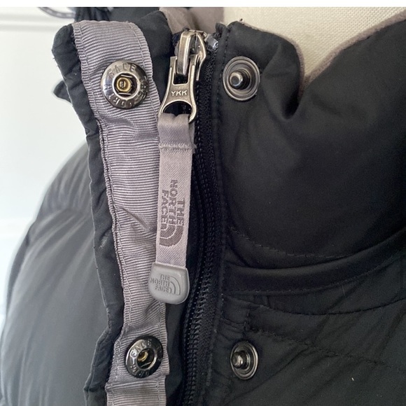 The North Face Down Puffer Parka - Picture 5 of 9